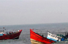 Mangaluru : 10 Fishermen rescued after boat capsizes in Alivebagilu